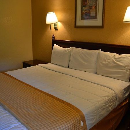 Americas Best Value Inn Smithfield Eksteriør billede